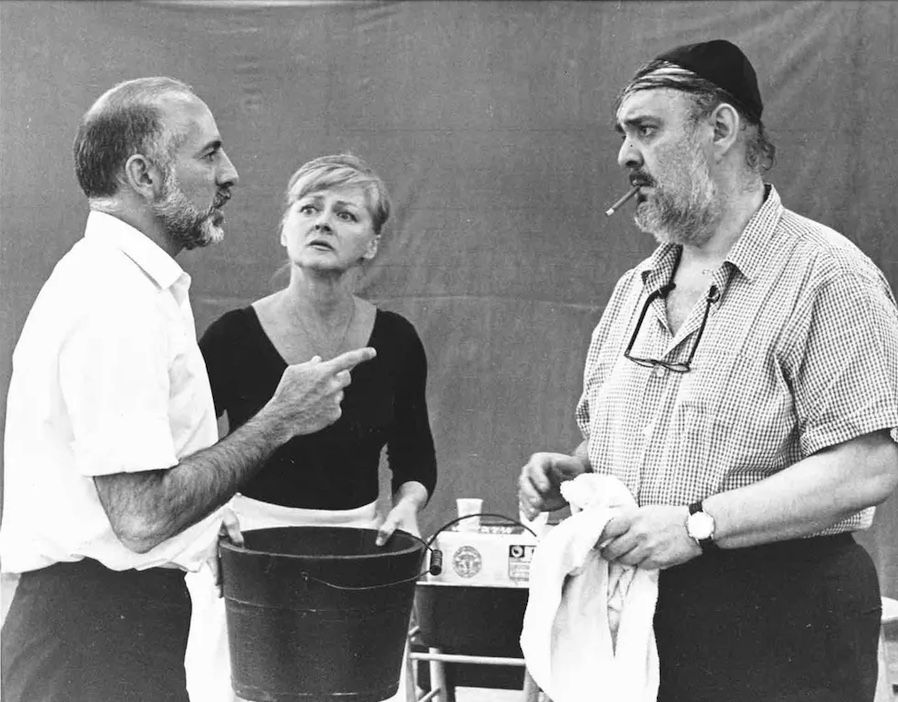 Jeromes Robbins gives direction to Zero Mostel